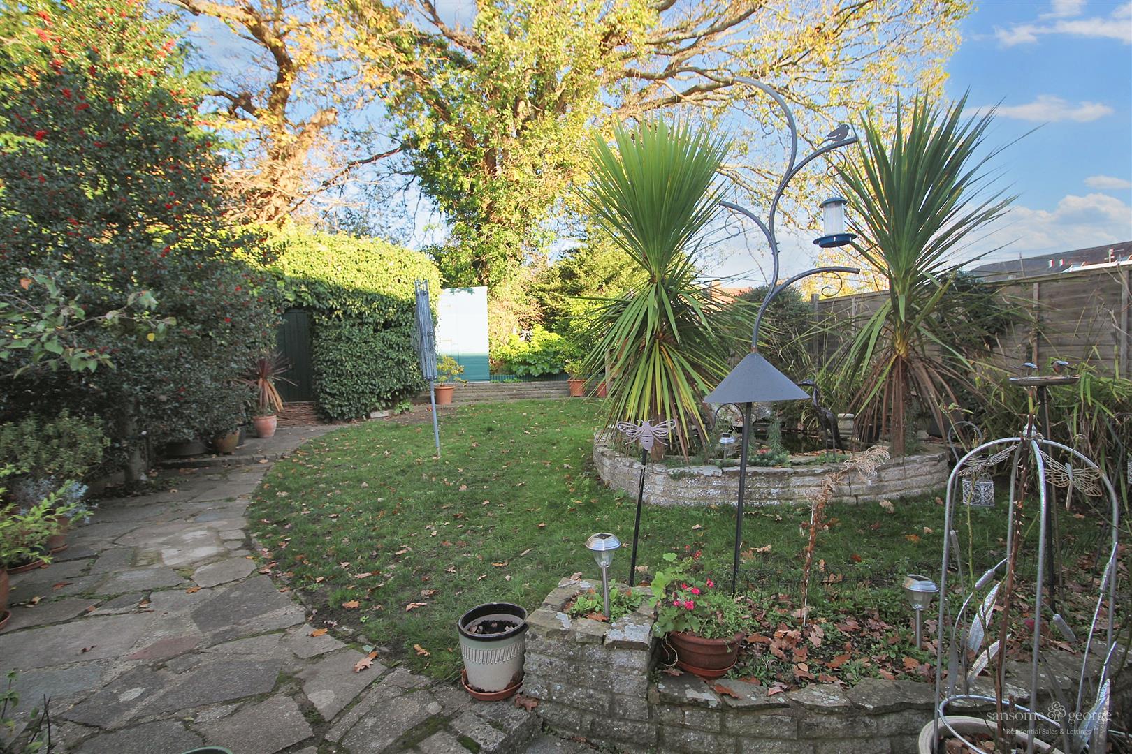 Chieveley Close, Tilehurst, Reading